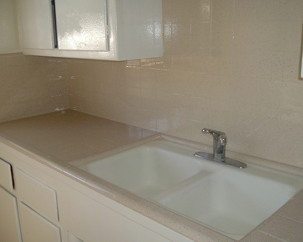 bathroom reglazing companies